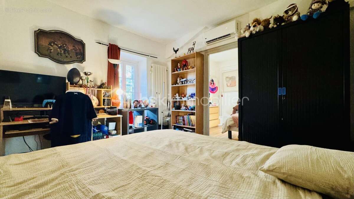 Maison en pierre avec grand bâtiment annexe - photo 10