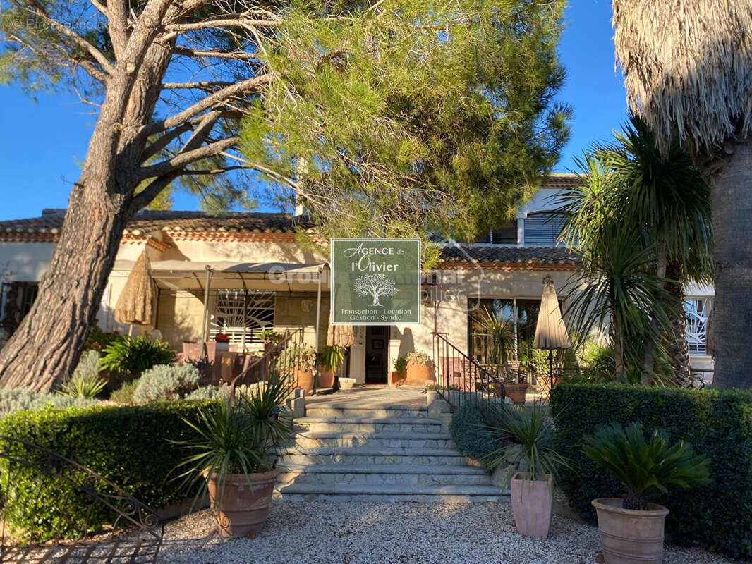 Villa à vendre. beaucaire - exclusivité - photo 2