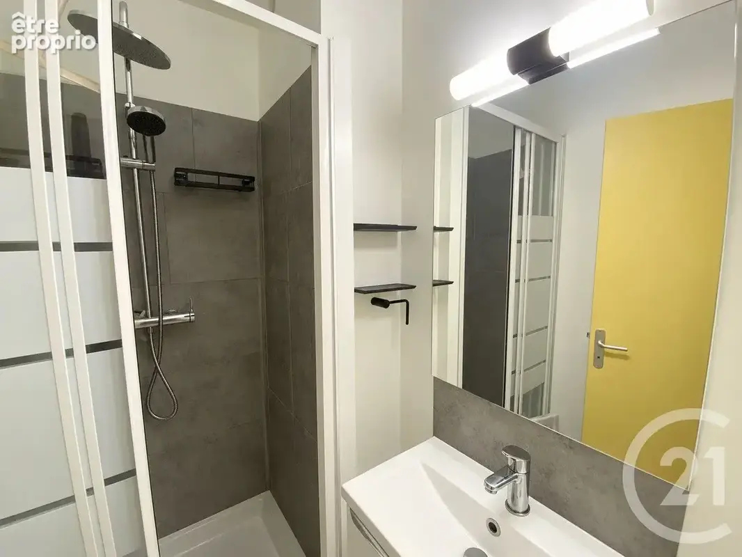 Appartement 5 pièces 82 m² à vendre à Toulon (83200) - photo 3
