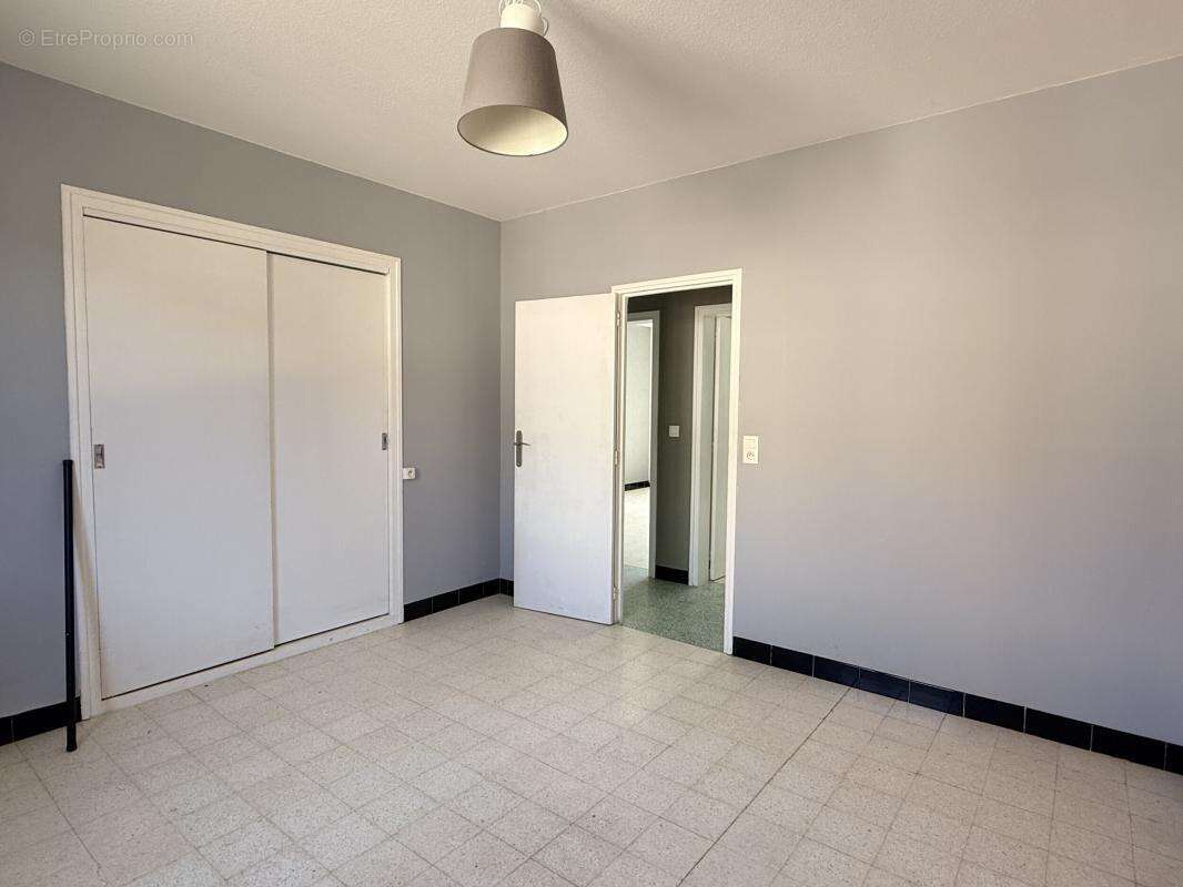 Un cadre de vie rare + de 5000m2 de terrain - photo 8