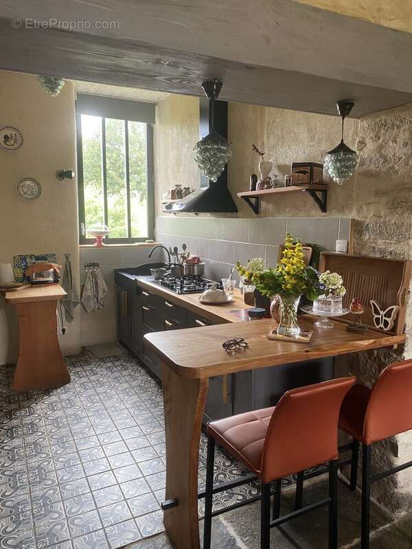 Maison 180 m² à Saint-Sauveur  - photo 6
