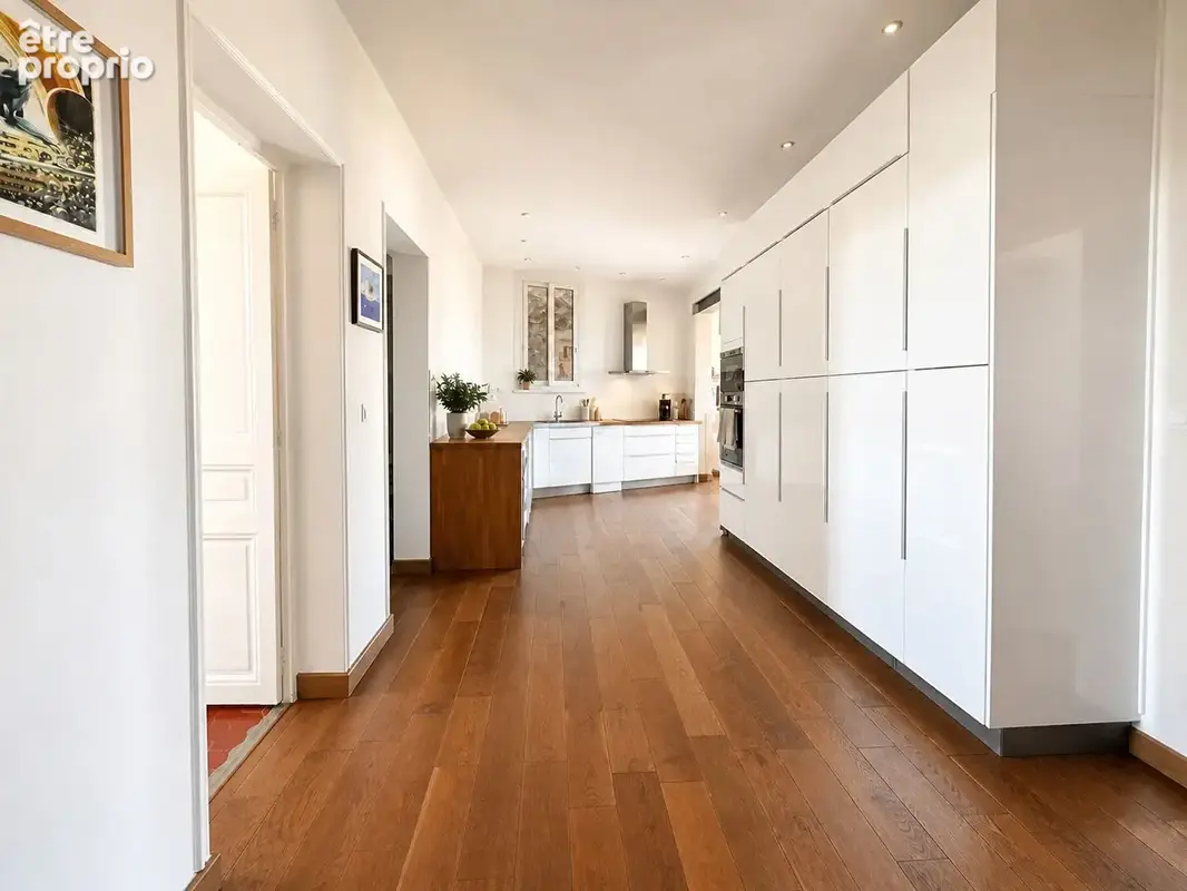 Marseille - Appartement de caractère entièrement rénové de 139 m²  Garage en SUS - photo 4
