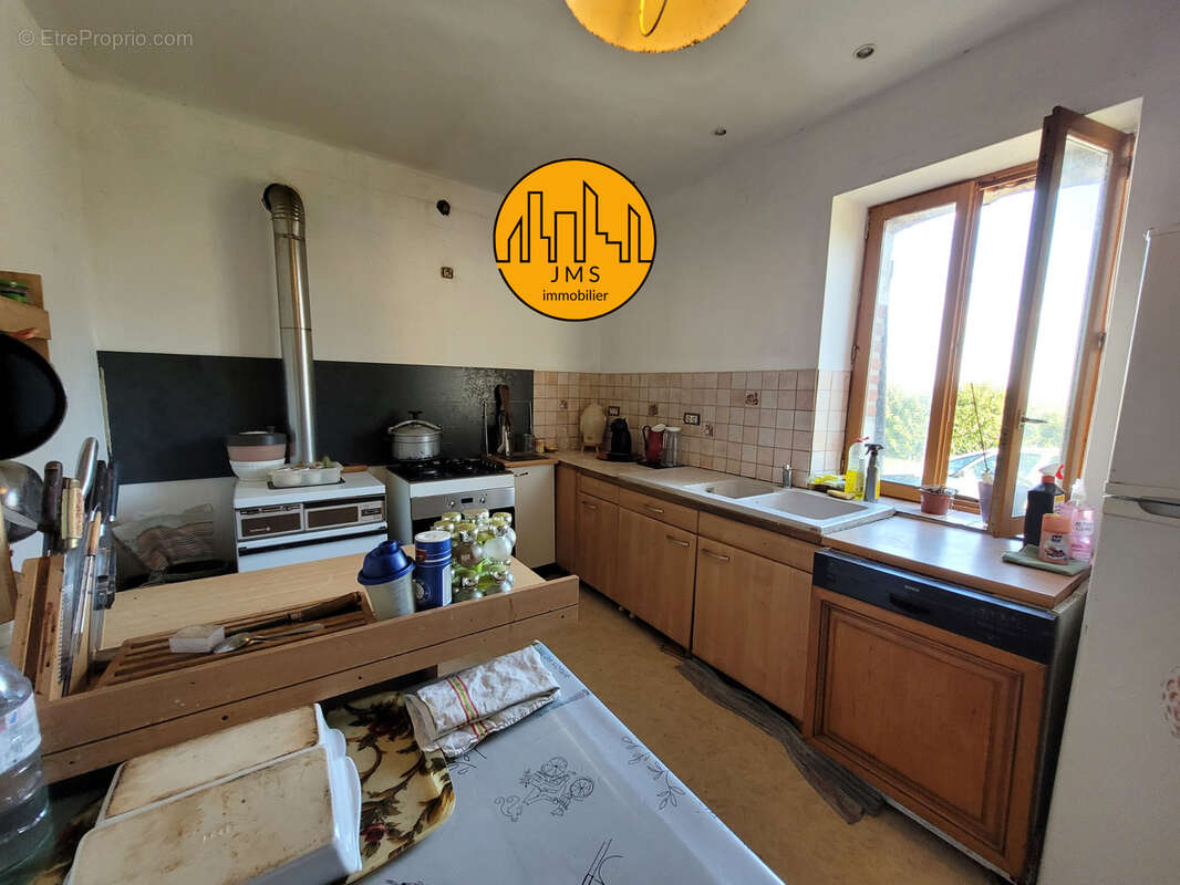 Maison à CHATEL-DE-NEUVRE