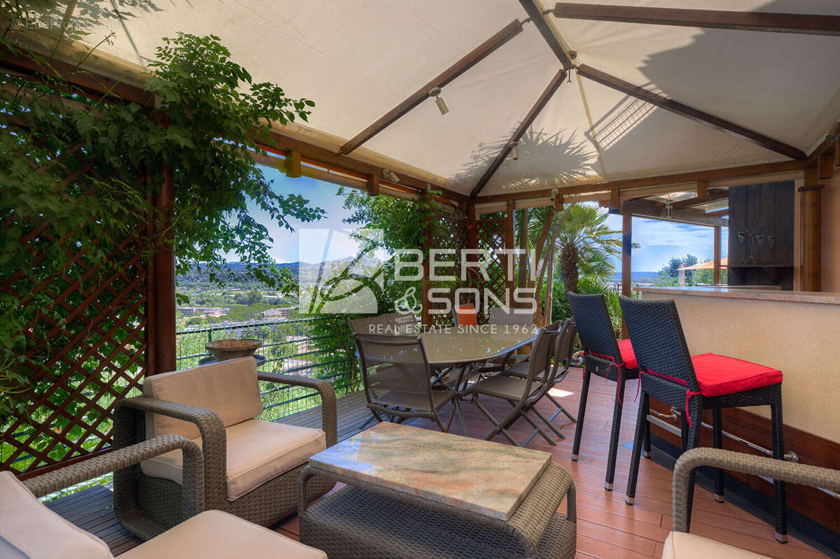 Villa de standing - vue mer et collines - photo 10