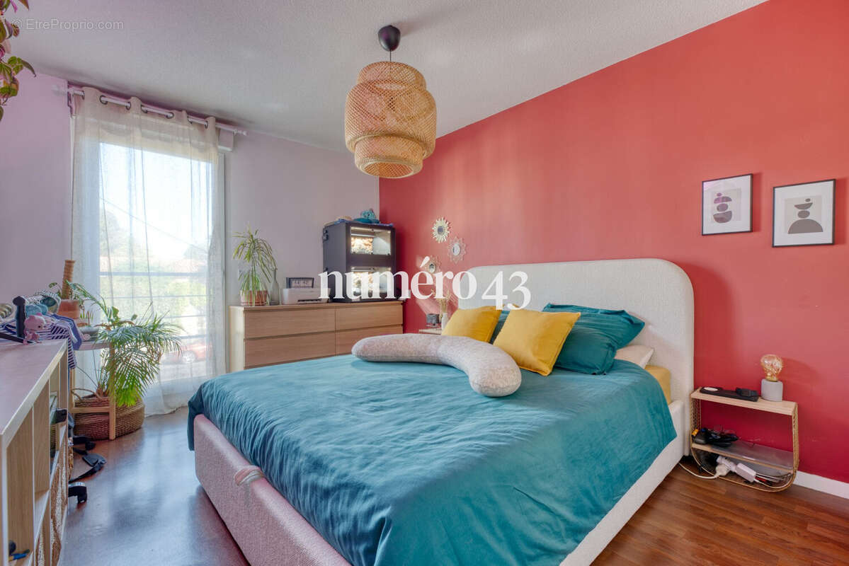 Appartement à VILLENAVE-D'ORNON