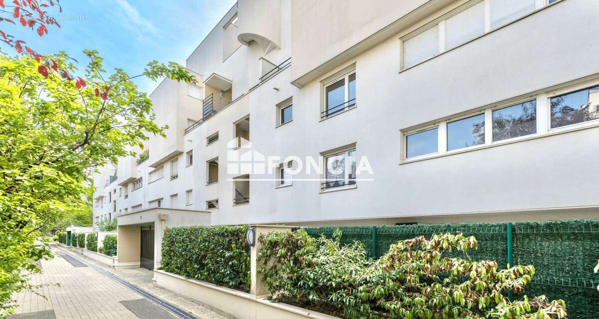Courbevoie - bd mission marchand - 6 pièces  - balcons / terrasse - deux parkings - cave - photo 15