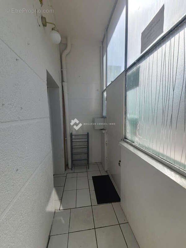 Commerce 61 m² à Chilly-Mazarin  - photo 8