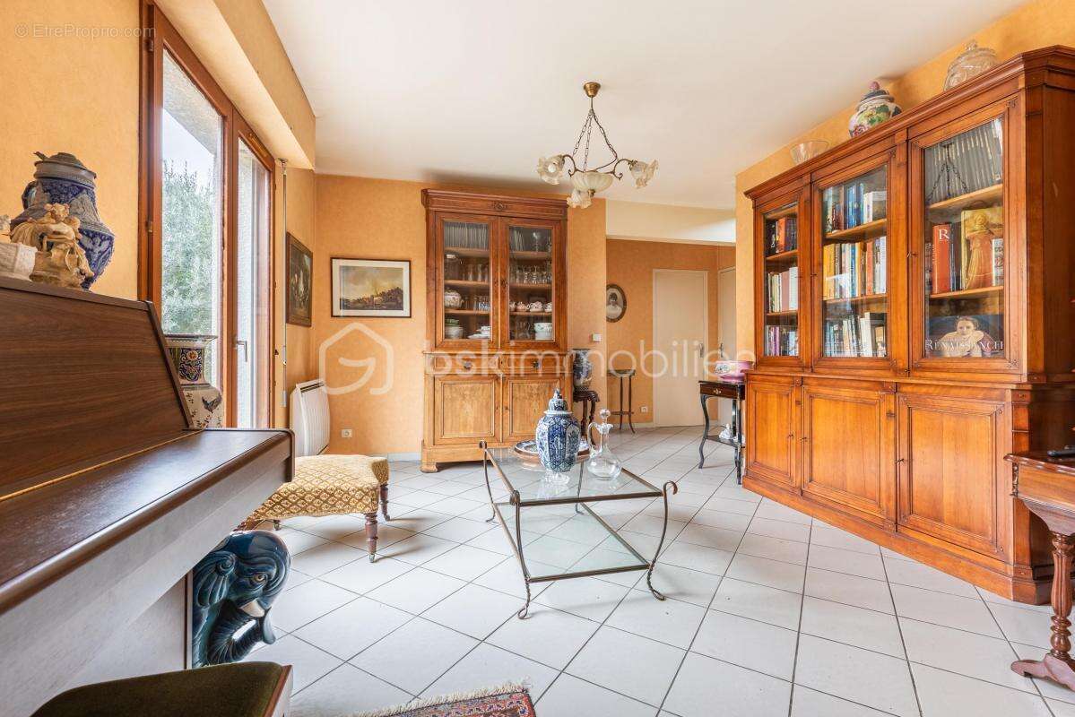 Maison familiale à vendre à Le Raincy – 266 m² - photo 3