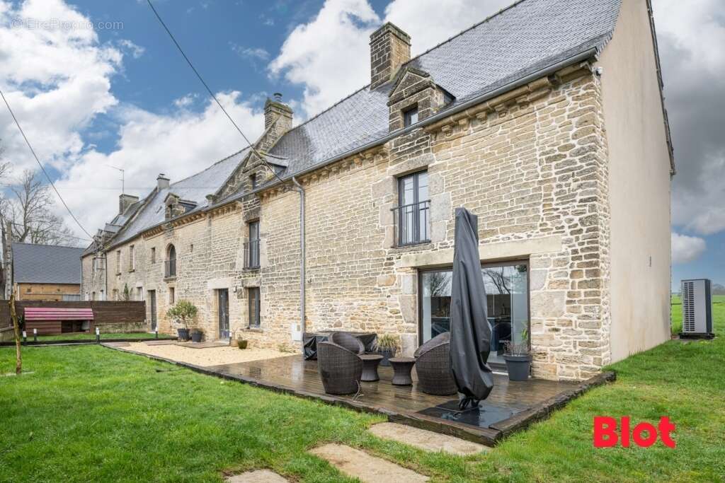 Maison à SAINT-JUVAT