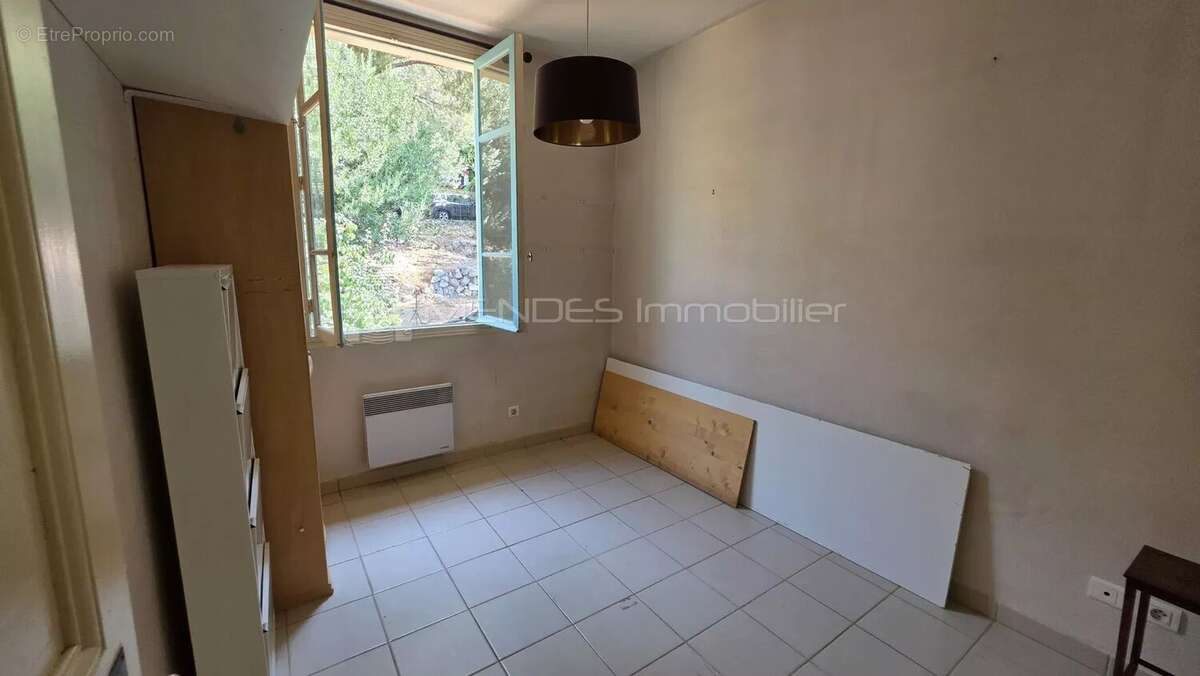 Villa de charme a renover cap d'ail centre - photo 12