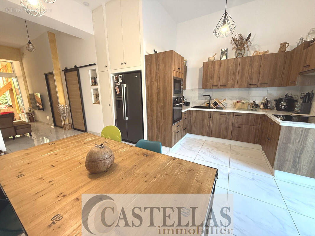 Appartement à ROQUEFORT-LA-BEDOULE