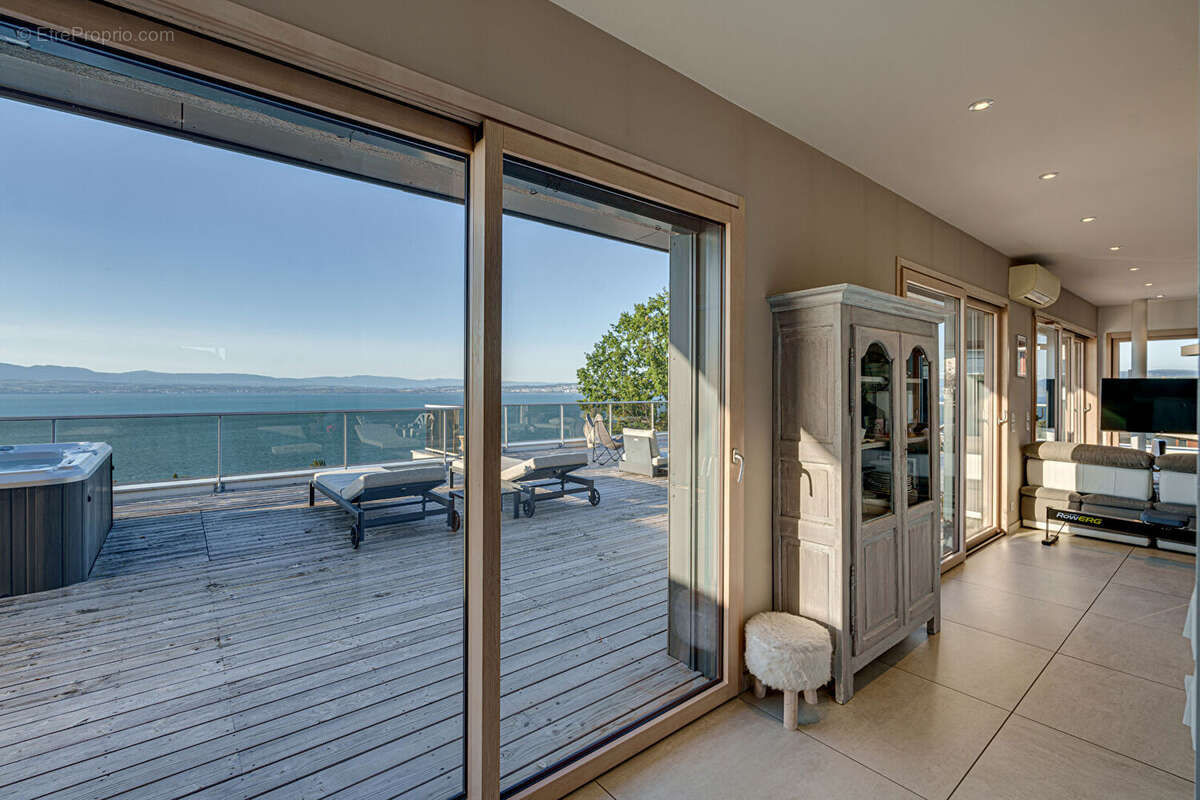 Appartement à EVIAN-LES-BAINS