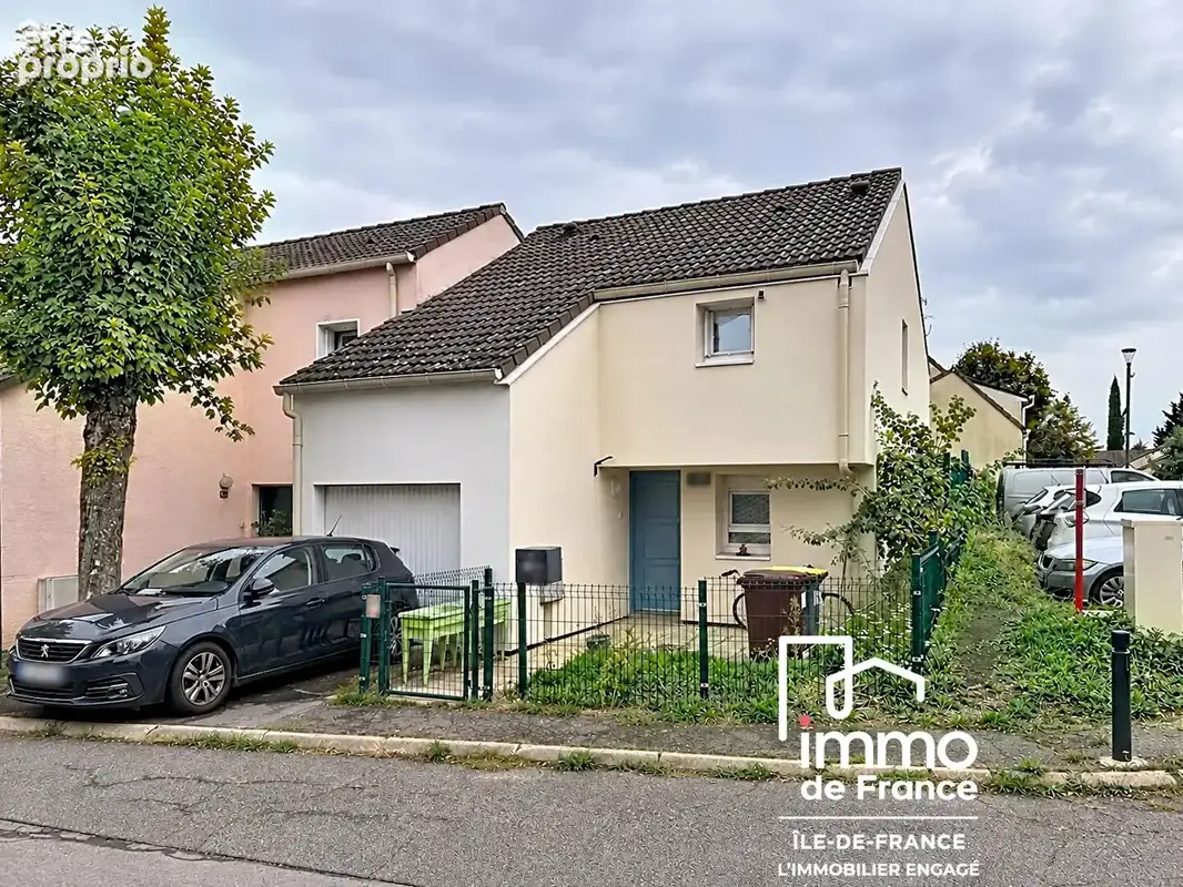 Maison 5 pièces de 105 m² avec jardin et garage - Lognes - photo 1
