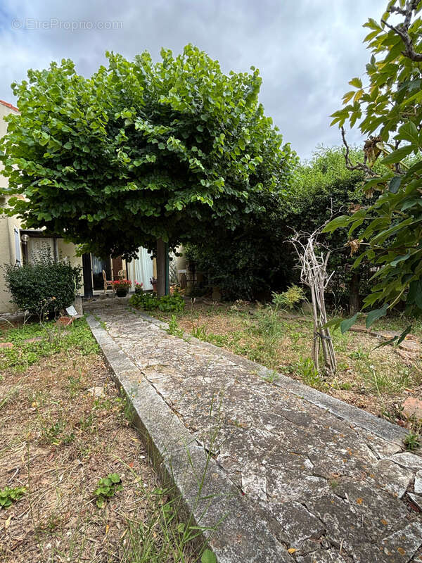 Joli pavillon avec garage et jardin - photo 5