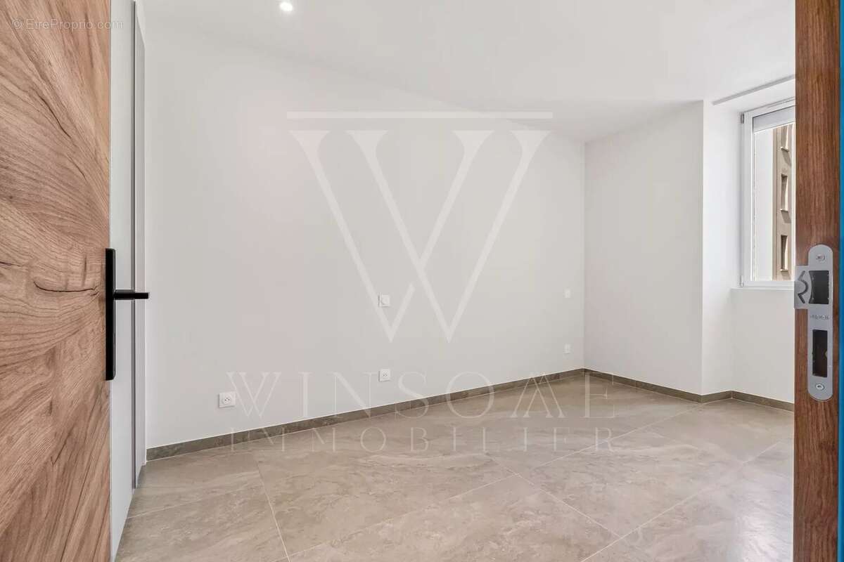 Appartement refait à neuf T3 / Terrasse / Parking commun privé / Cannes Montfleury - photo 5