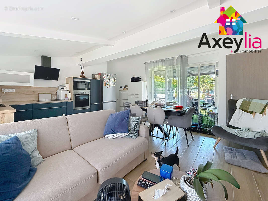 A vendre - riorges - propriété avec grande maison d'habitation, appartement indépendant, terrain et piscine - photo 24