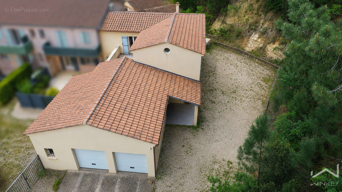 Maison à SAINT-RESTITUT