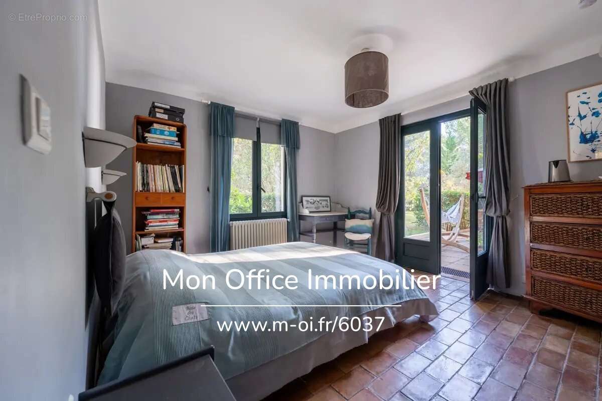 Maison à VENTABREN