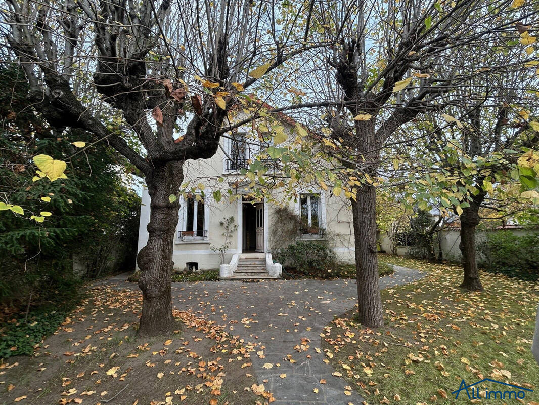 Maison à SAINT-MAUR-DES-FOSSES