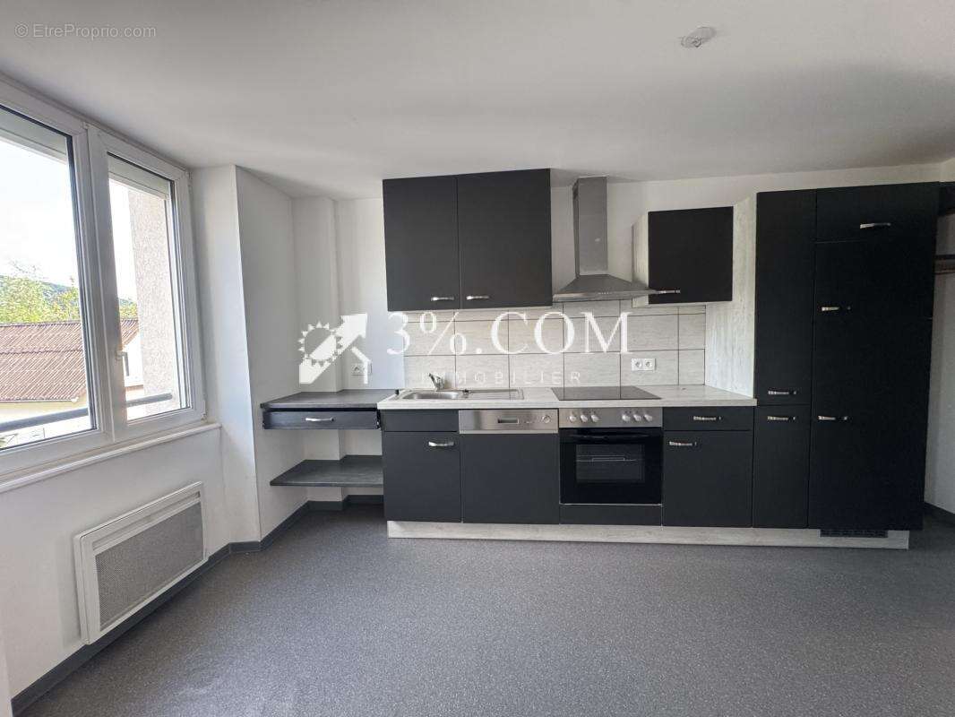 3%COM Maison rénovée avec jardin à Dossenheim sur ZINSEL - photo 7