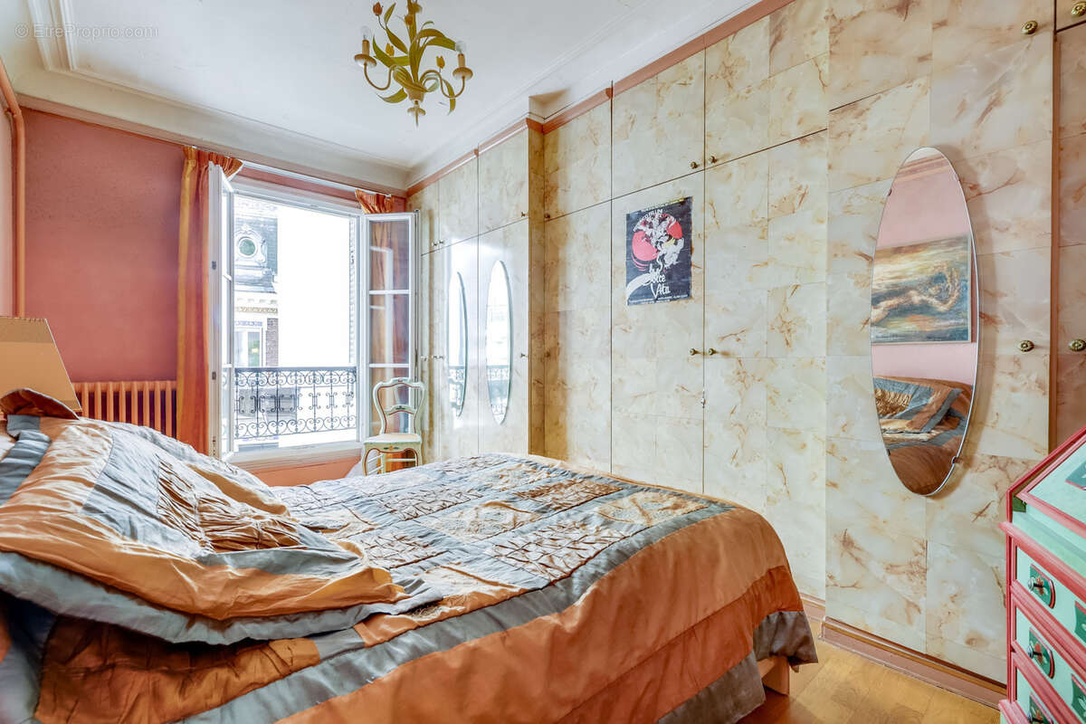 Appartement à PARIS-6E
