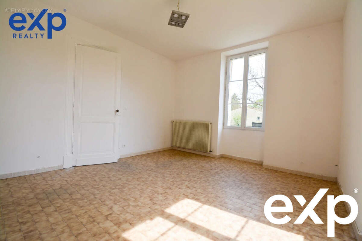 Maison à SAINT-EMILION