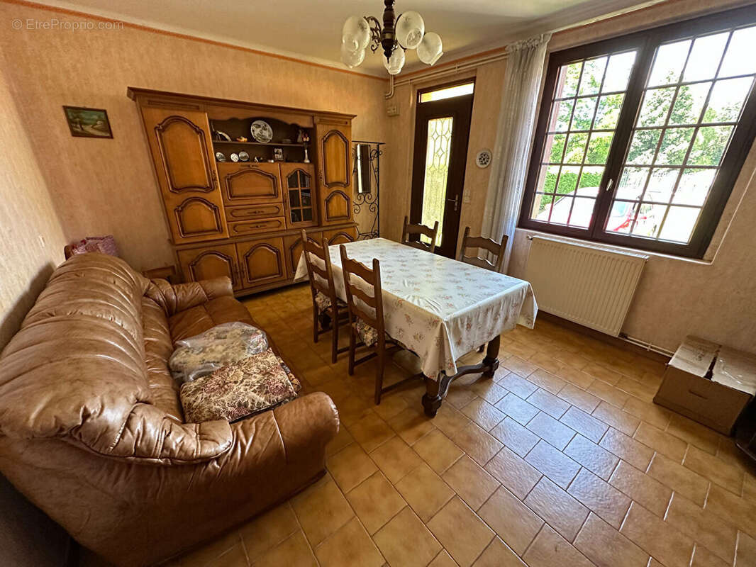 Maison à BELLOU-SUR-HUISNE