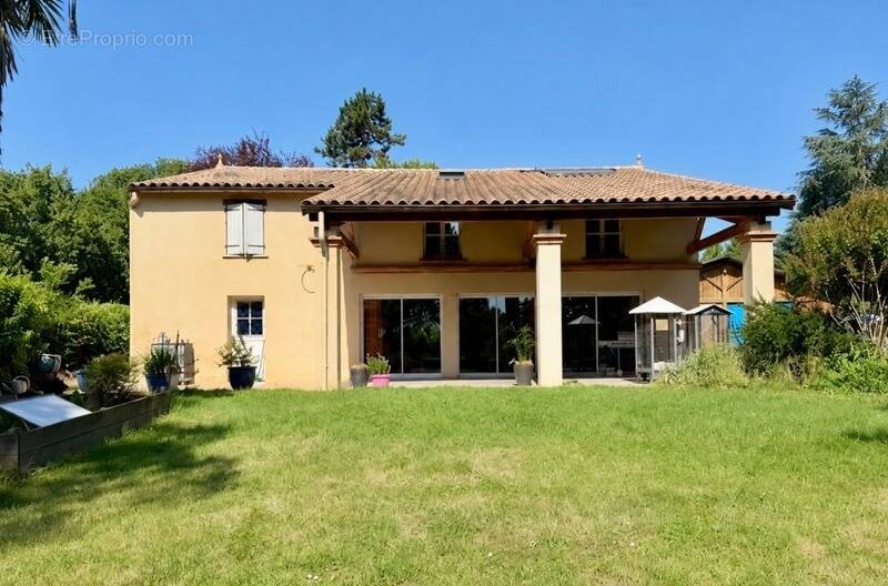 Maison à MONTVALEN