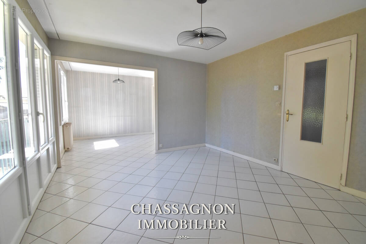 Appartement à MOULINS