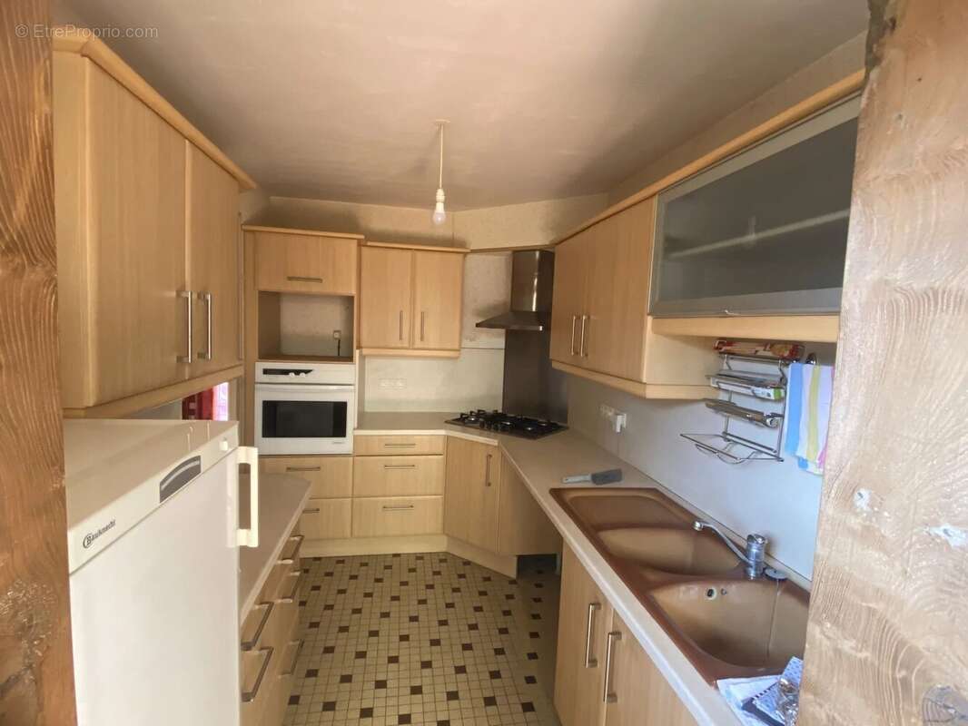 Maison à SAINT-YZAN-DE-SOUDIAC