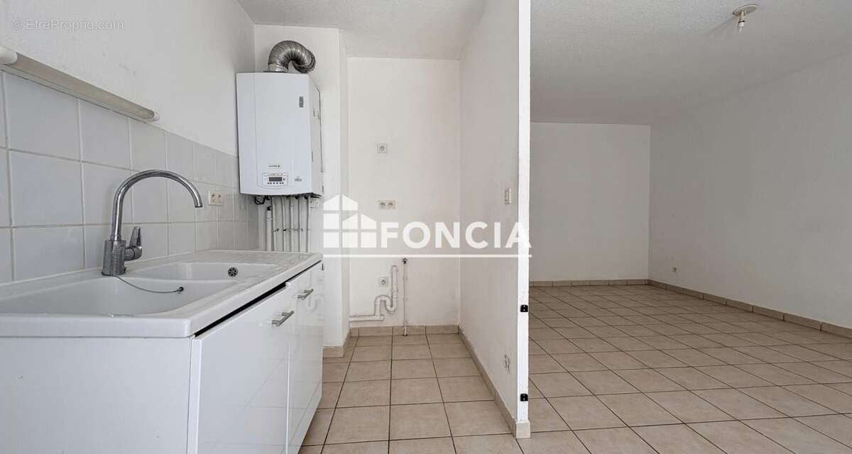 A vendre t3 60m2 + garage - libre de toute occupation - photo 2