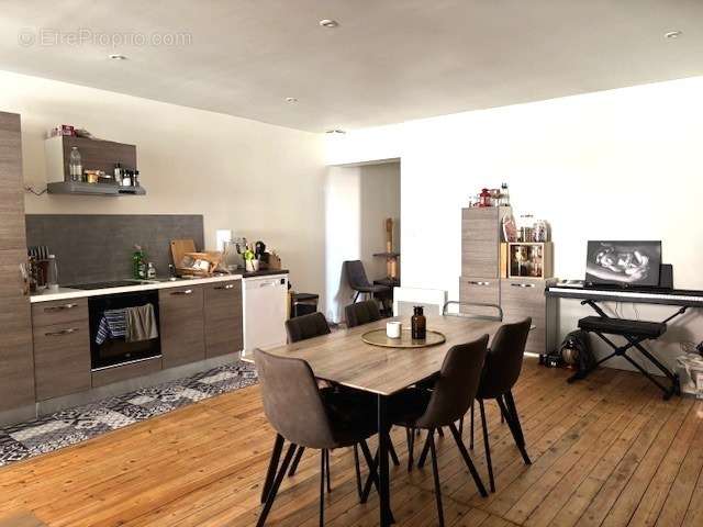 Appartement à PIERRE-BUFFIERE