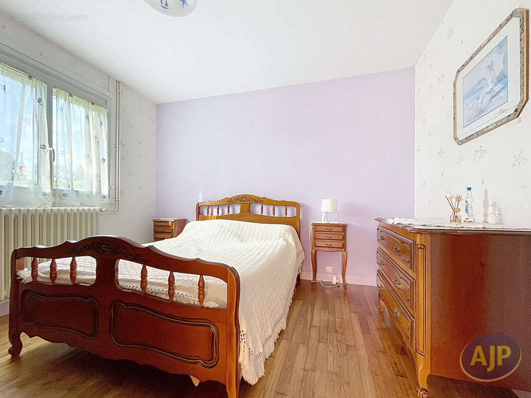 Maison à SAINT-PERREUX