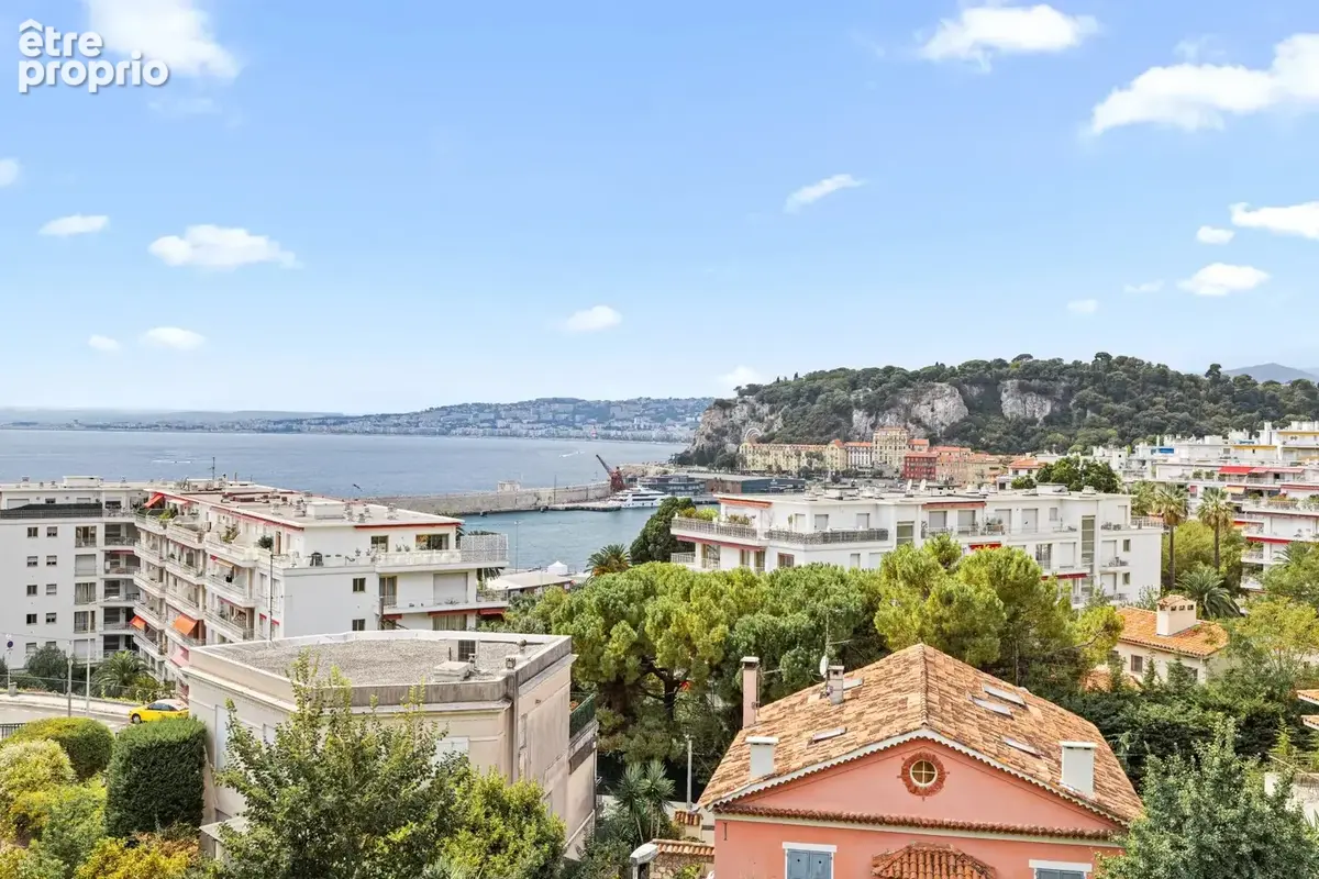 Nice - Le Port - Appartement 3 pièces d’exception entièrement rénové avec terrasse panoramique et vue mer - photo 22