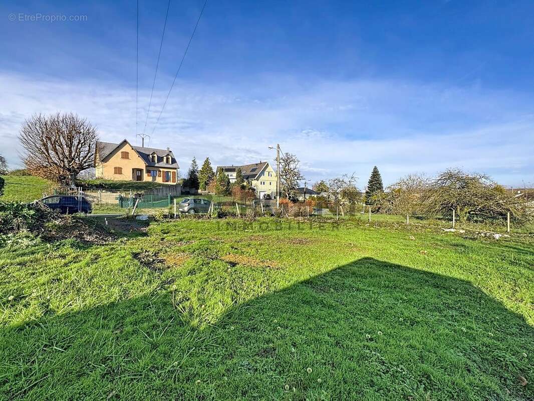 Terrain à CHALANDRY-ELAIRE