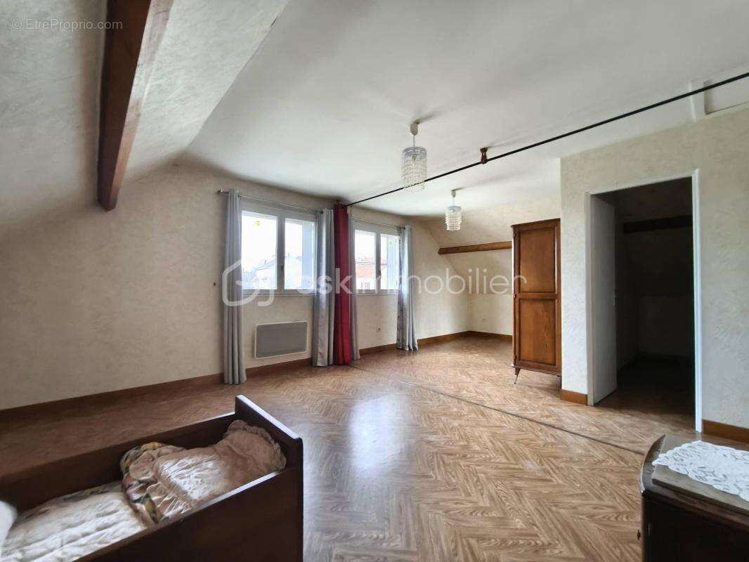 Maison à MONTMIRAIL