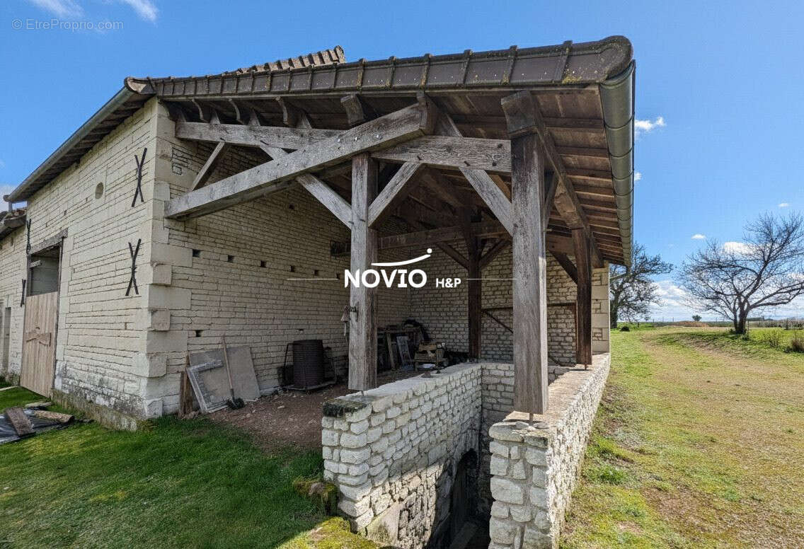Maison 4 pièces 100 m² à vendre à Saint-Genest-D'ambiere (86140) - photo 8