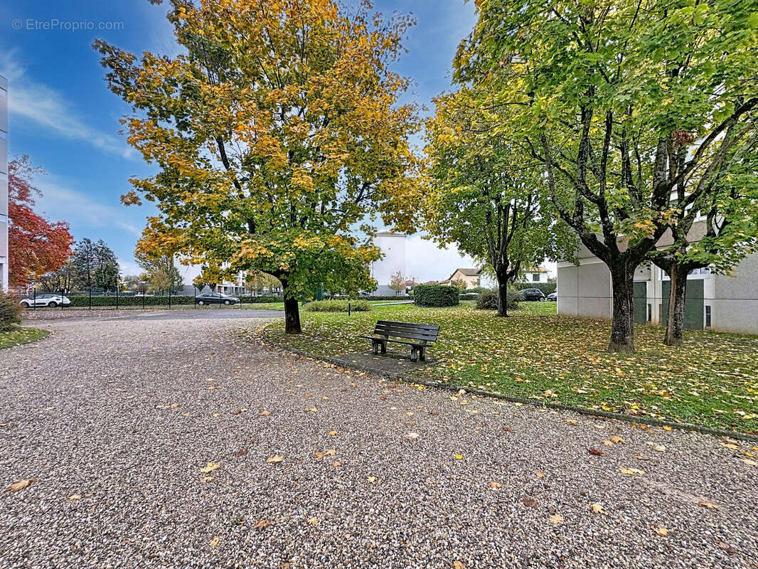 Appartement à DECINES-CHARPIEU