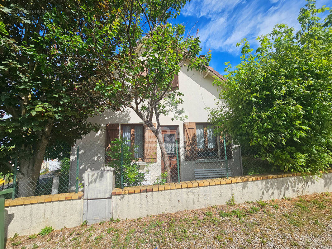 Maison à MAULE