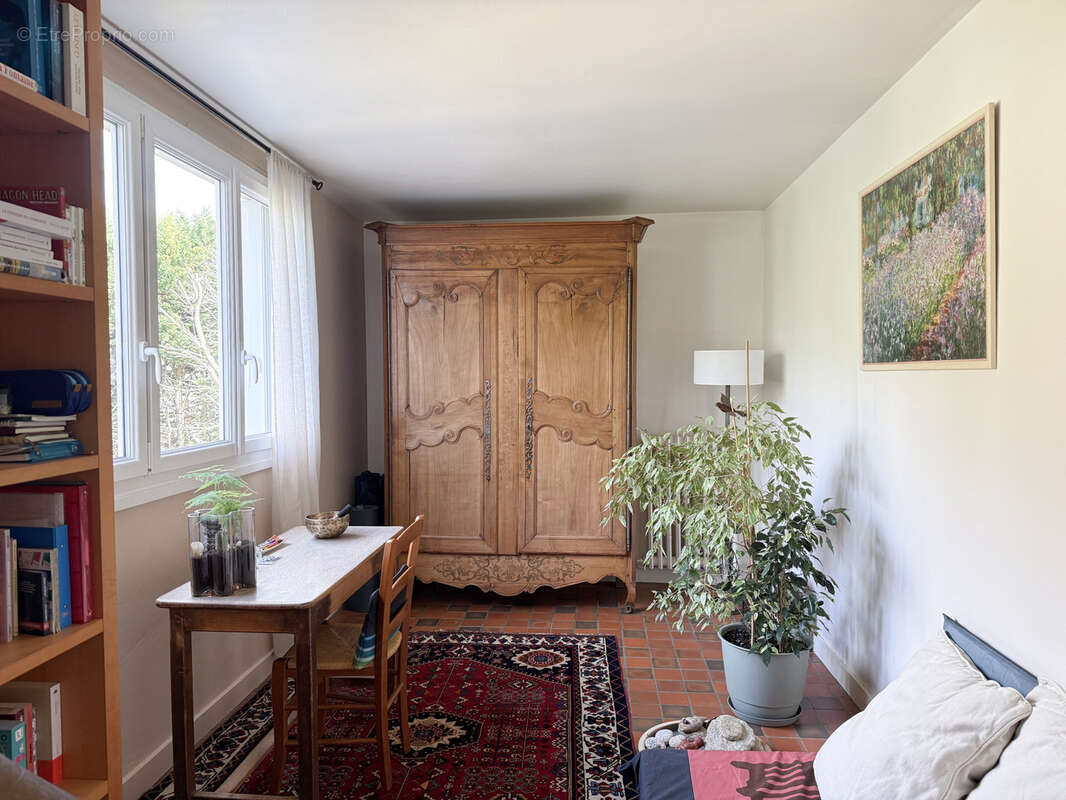 Triel/Seine - Appartement de 82m2 -  4 pièces -  Balcon  - Parking - Cave - - photo 4
