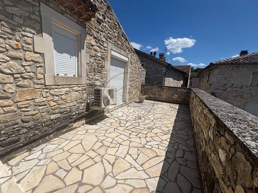 Maison à BARJAC
