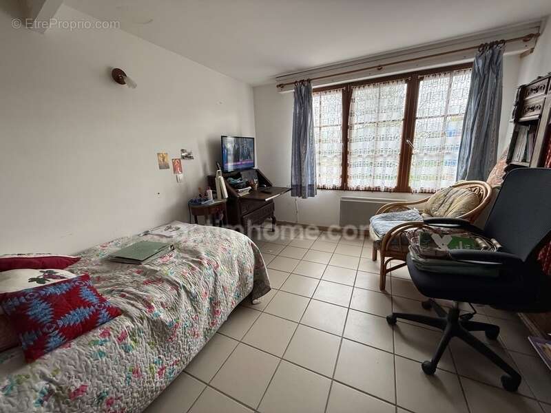Maison à GROFFLIERS