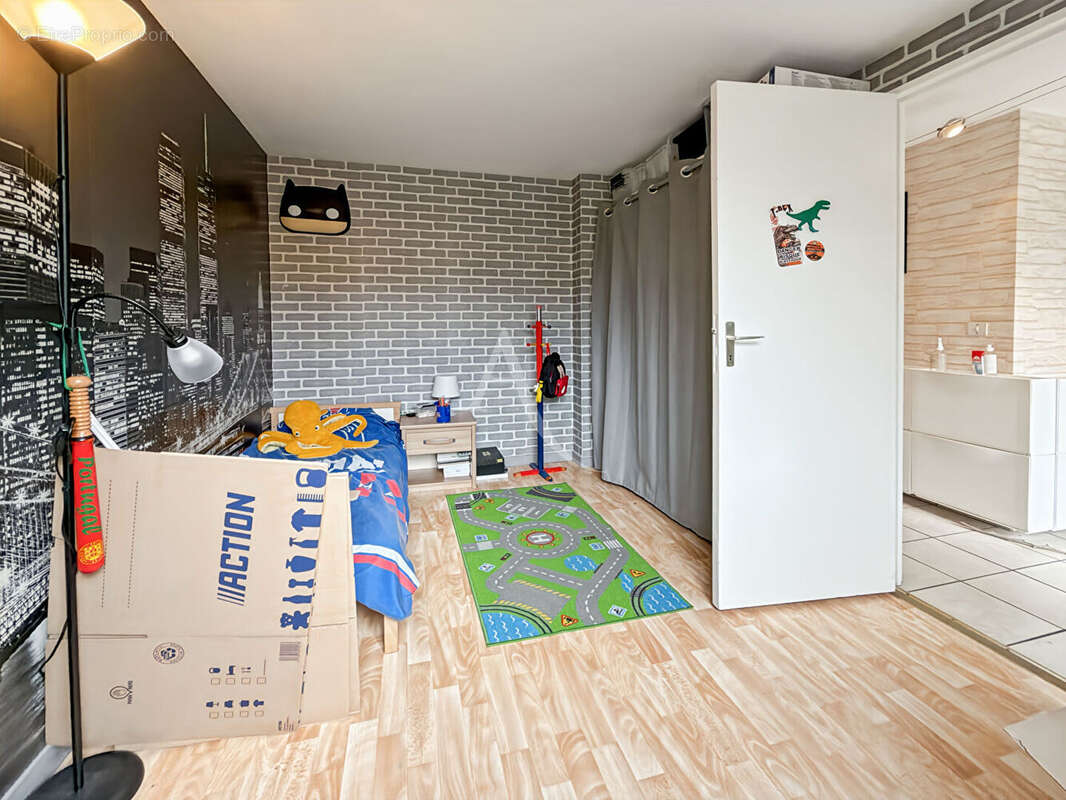 Maison à JOUY-LE-MOUTIER