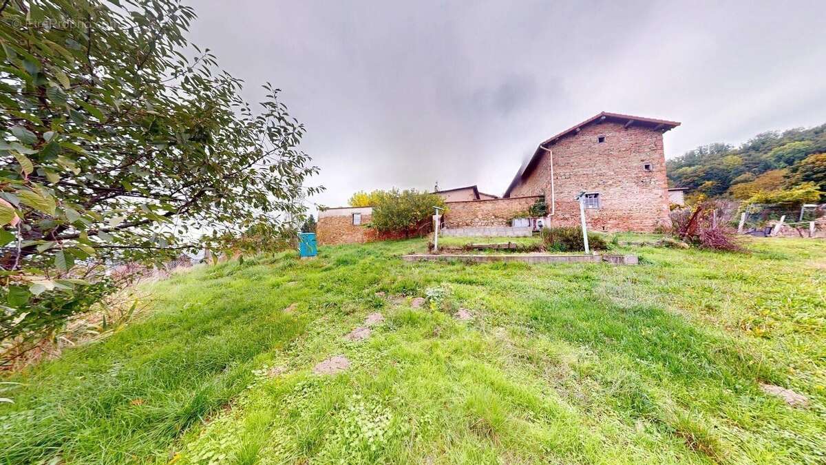 Maison à GREZIEU-LE-MARCHE