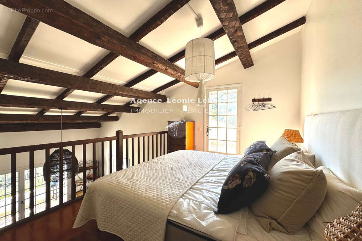 Maison à LES ISSAMBRES