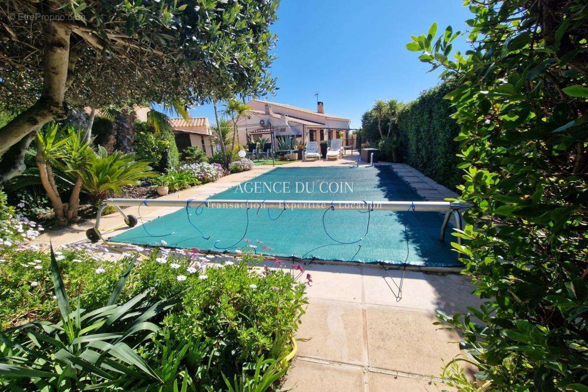 Maison à LE MUY