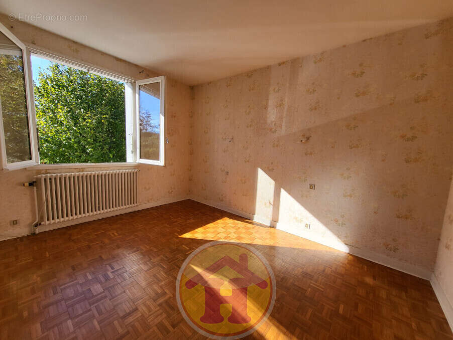 Maison à SAINT-JUNIEN