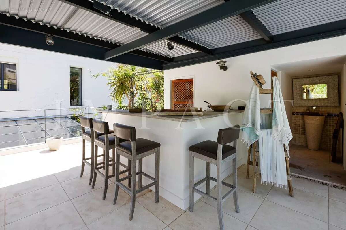 Cannes  villa renovee basse californie a vendre - photo 9