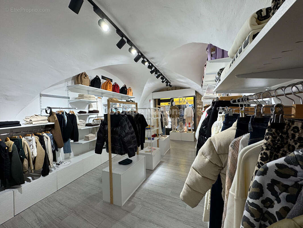 Commerce à SOMMIERES