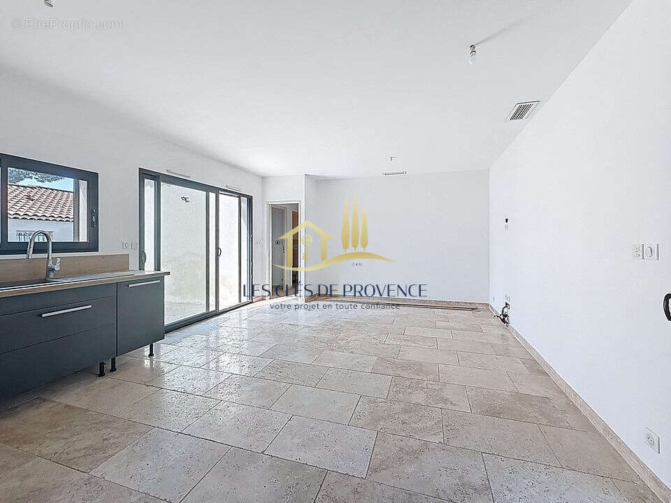 Maison à ROGNAC
